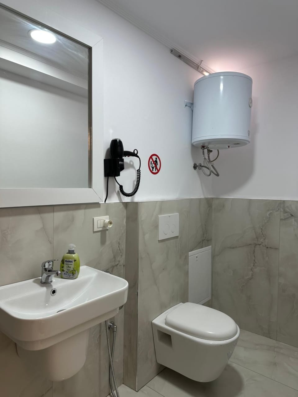 Fier Glass Apartament Apartment in Europe