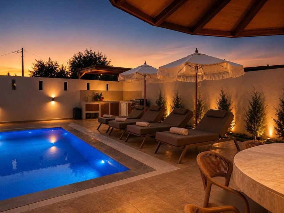 Property building, Swimming pool, sunbed