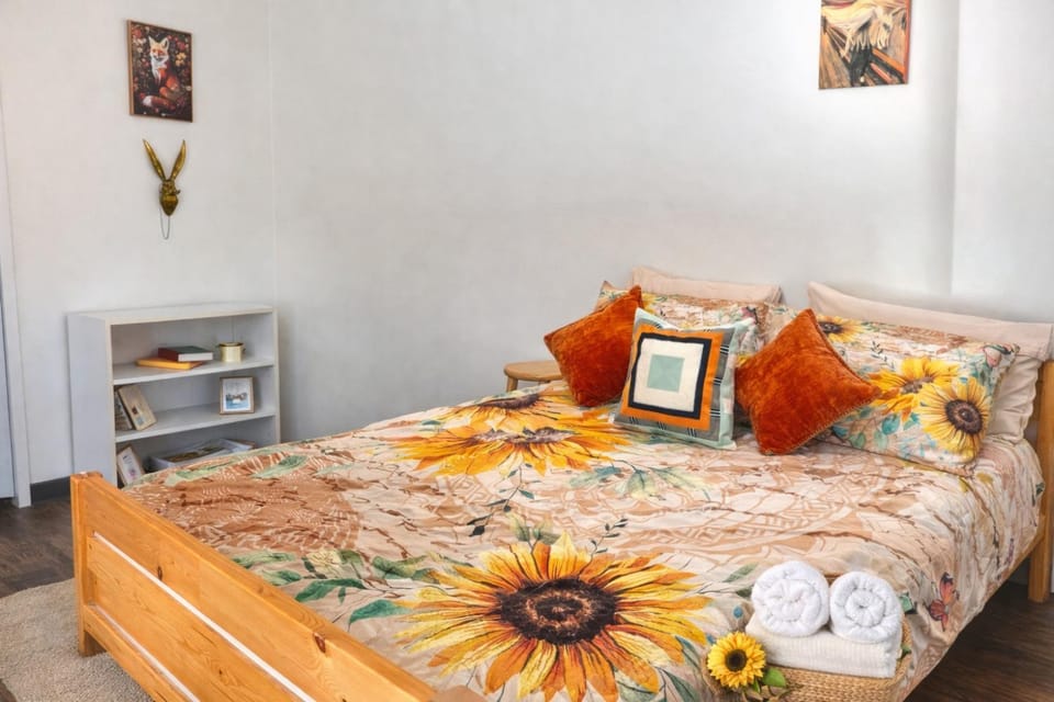 Beautiful Stay Near Downtown in Oleander Sunset Apartment in Bakersfield