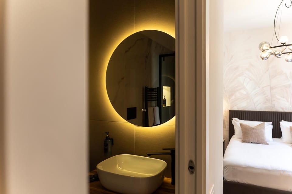 Toilet, Bed, Bathroom, Photo of the whole room, Bedroom