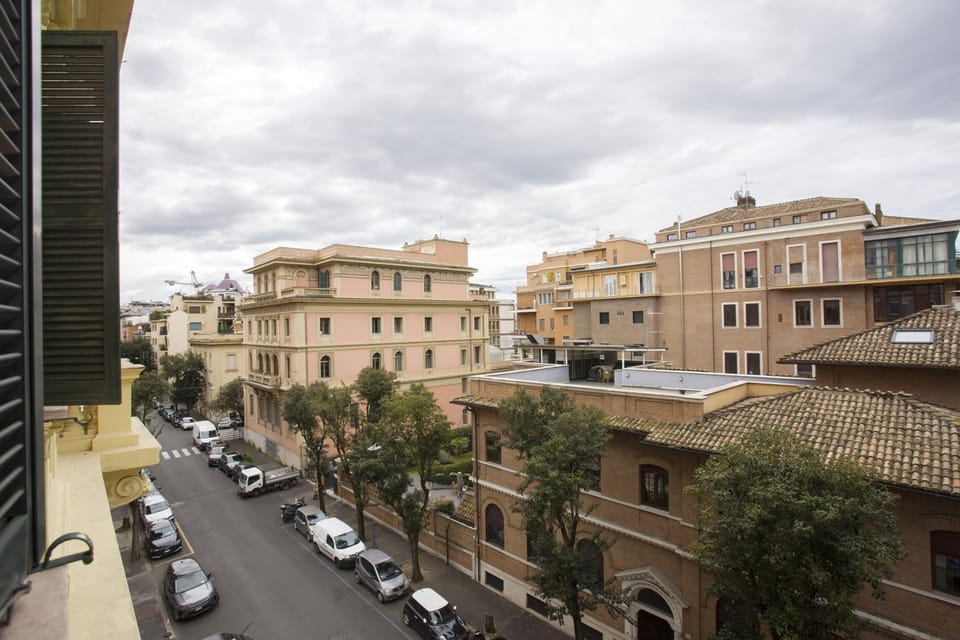 Neighbourhood, View (from property/room), City view, Street view, Quiet street view