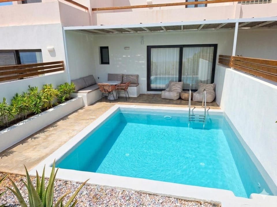 Seating area, Swimming pool