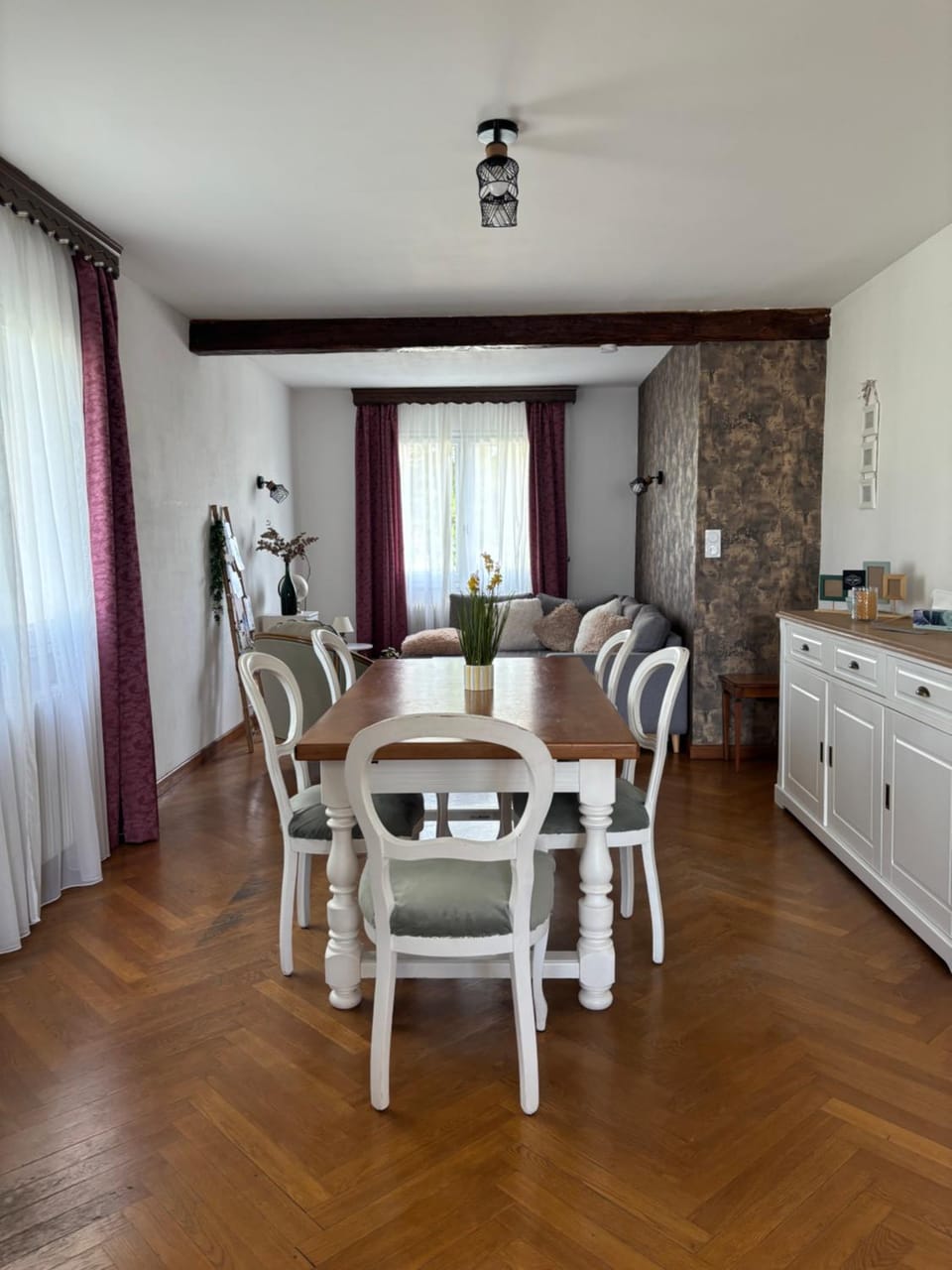 Maison chaleureuse de village - location logement entier Vacation rental in Bourgogne-Franche-Comté
