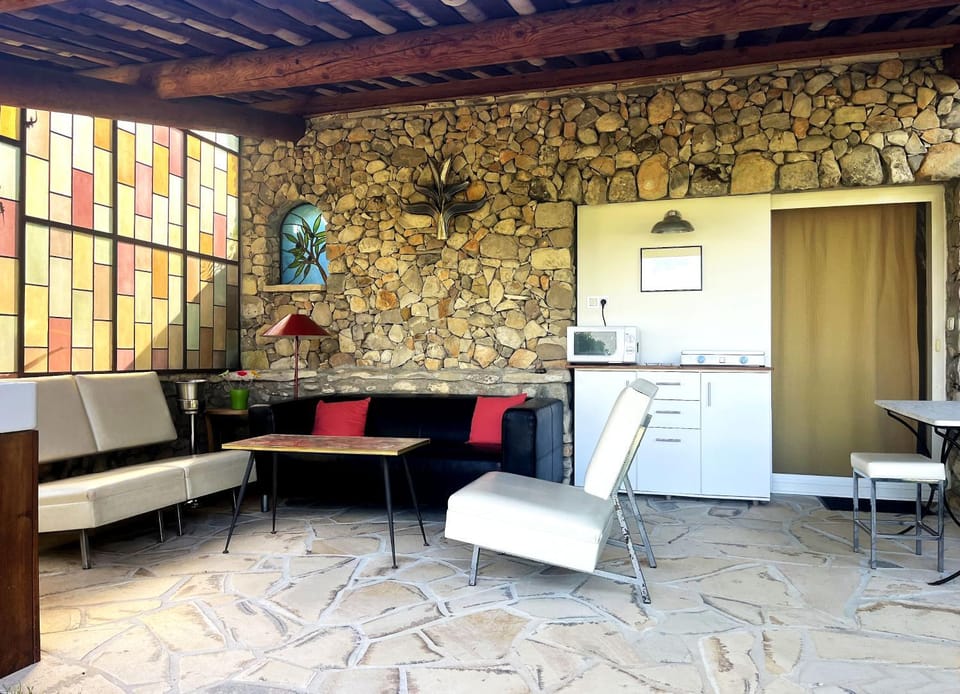 Patio, Kitchen or kitchenette, Living room, Seating area, Dining area
