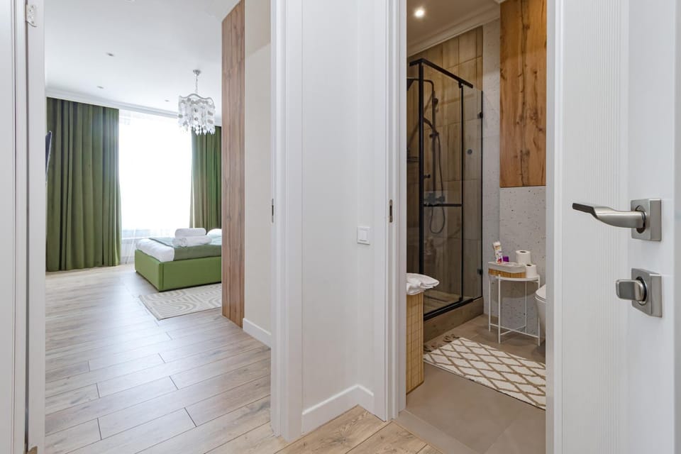 Shower, Bed, Bathroom