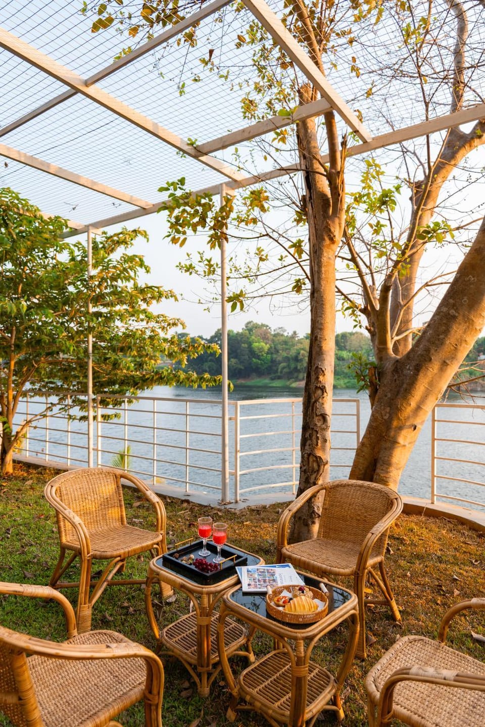 ELIVAAS Signature Vintage Retreat 5-BHK Riverfront Heritage Villa Villa in Kerala