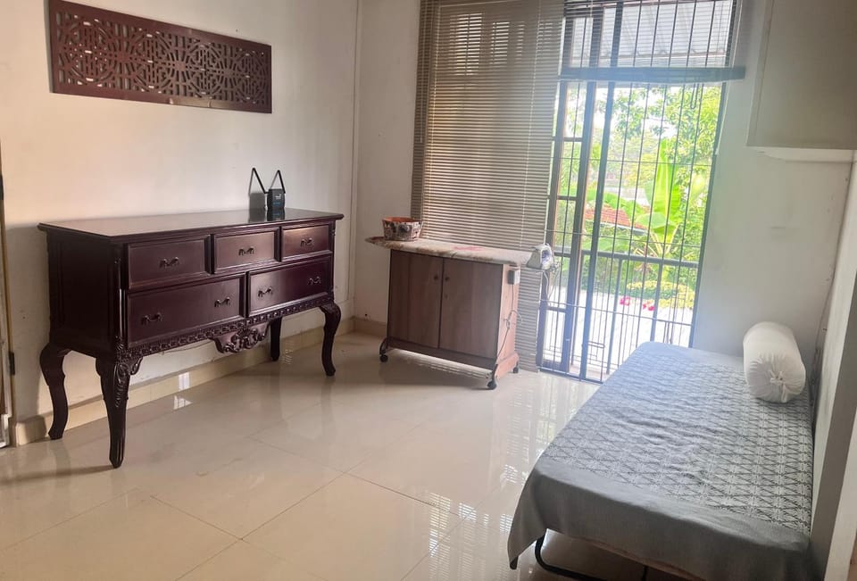 Airport home stay Vacation rental in Western Province