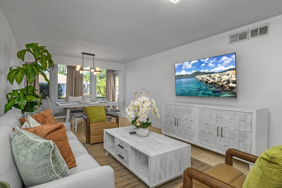 TV and multimedia, Living room, Seating area