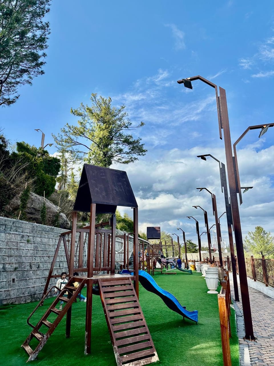 Communal lounge/ TV room, Day, Natural landscape, Children play ground, Evening entertainment