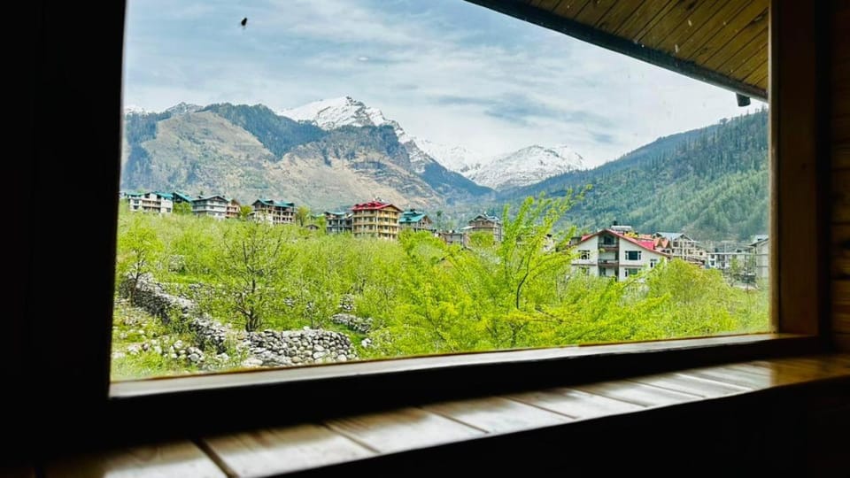 Nearby landmark, Natural landscape, Mountain view