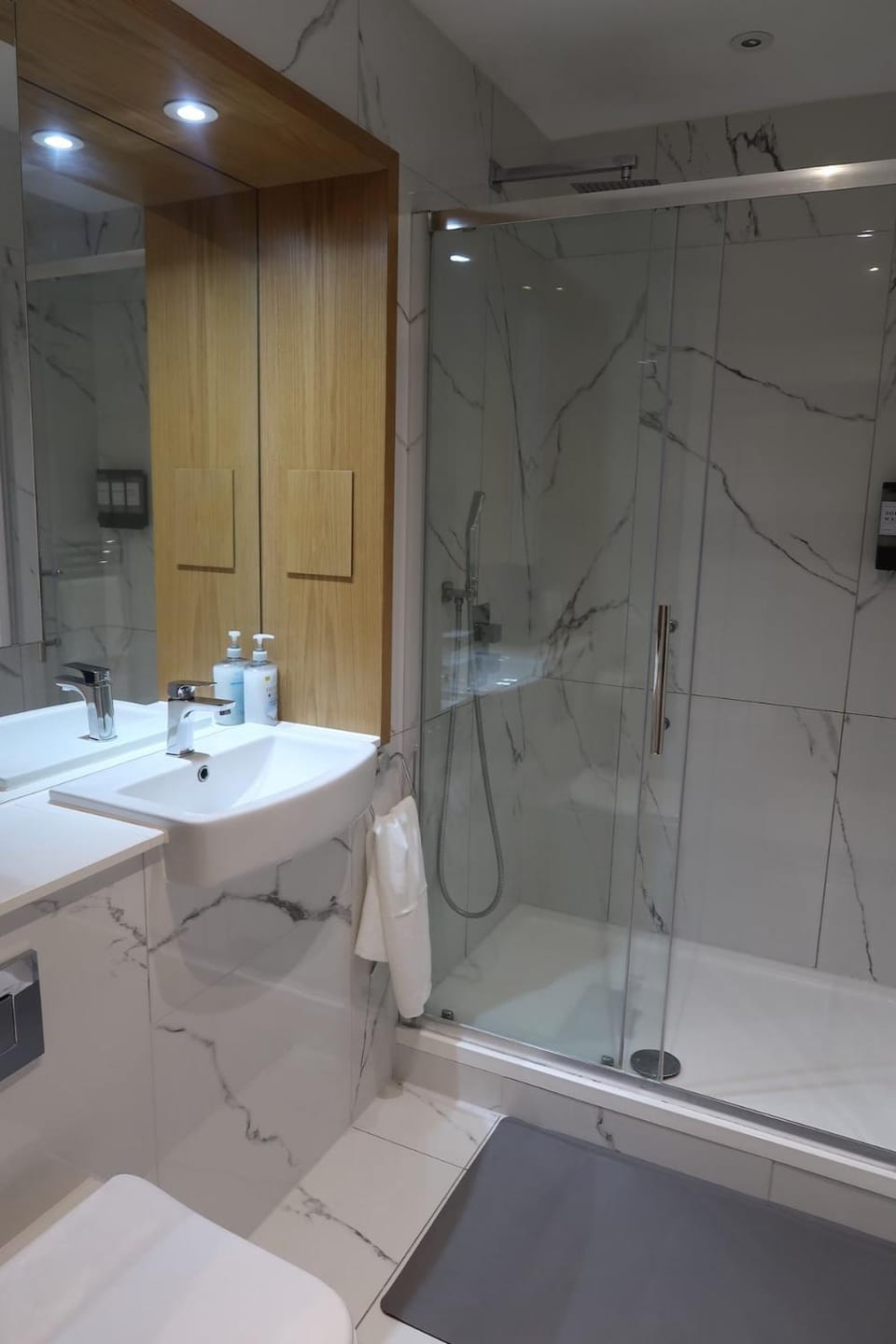 Modern, private and cozy apartment Apartment in Romford