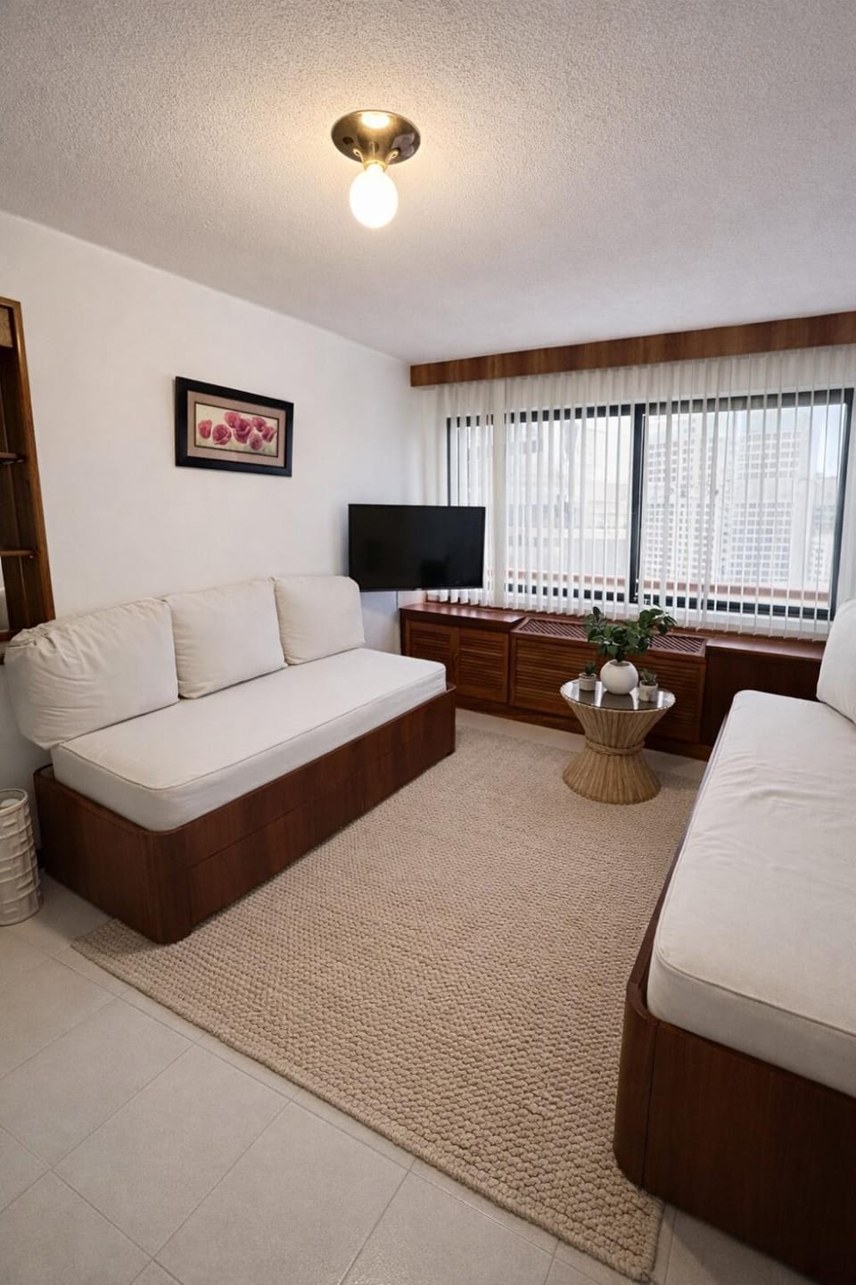 Communal lounge/ TV room, TV and multimedia, Living room, Seating area, Evening entertainment