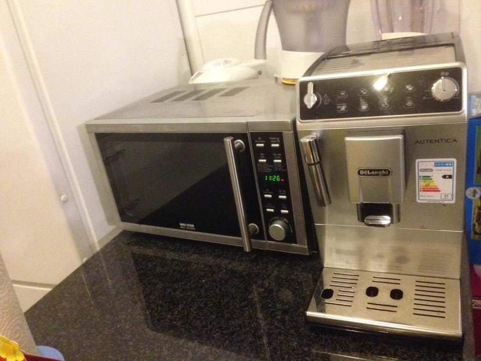 Privates rooms for rent in apartment in Bouchet Bed and Breakfast in Geneva