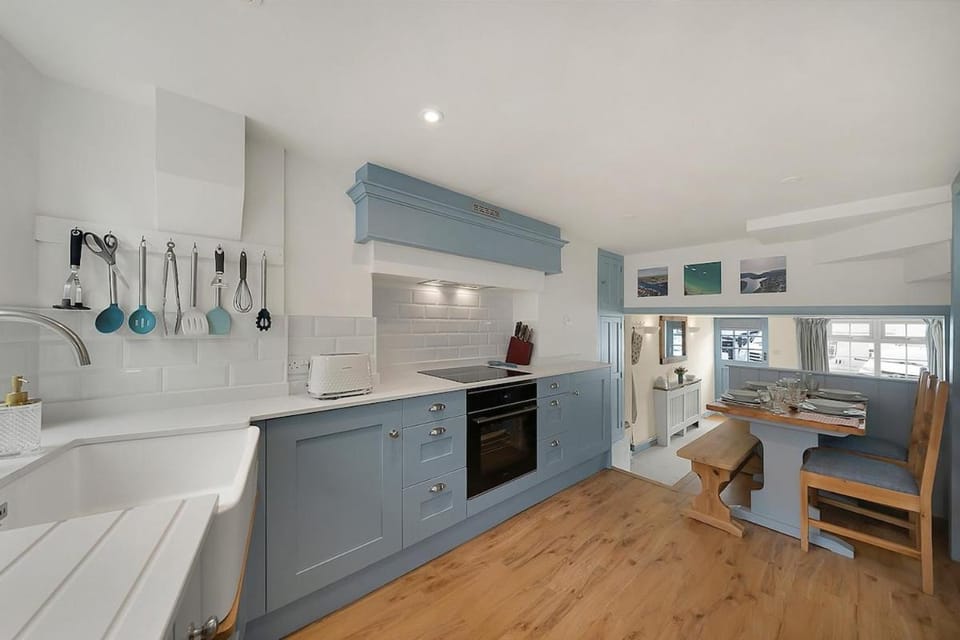2 Bed Waterside Cottage Newton Ferrers River Views House in Newton Ferrers
