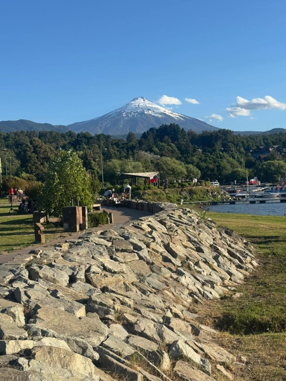 Apartment in Pucón with views of the lake and the volcano Apartment in Pucon