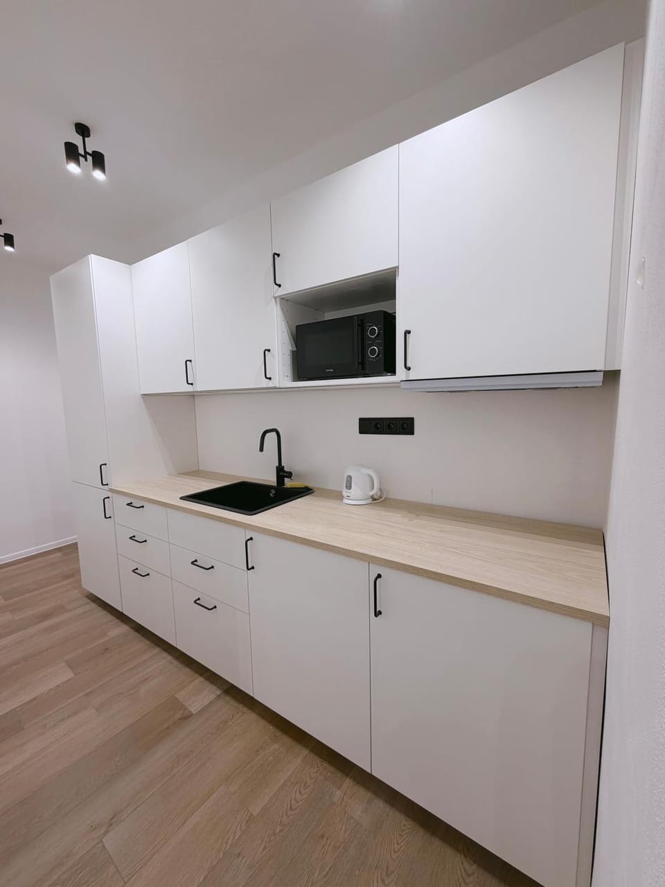 Communal kitchen, microwave, stove