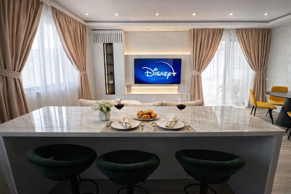 Seating area, kitchen