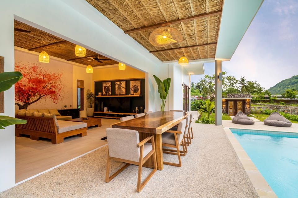 Communal lounge/ TV room, Dining area