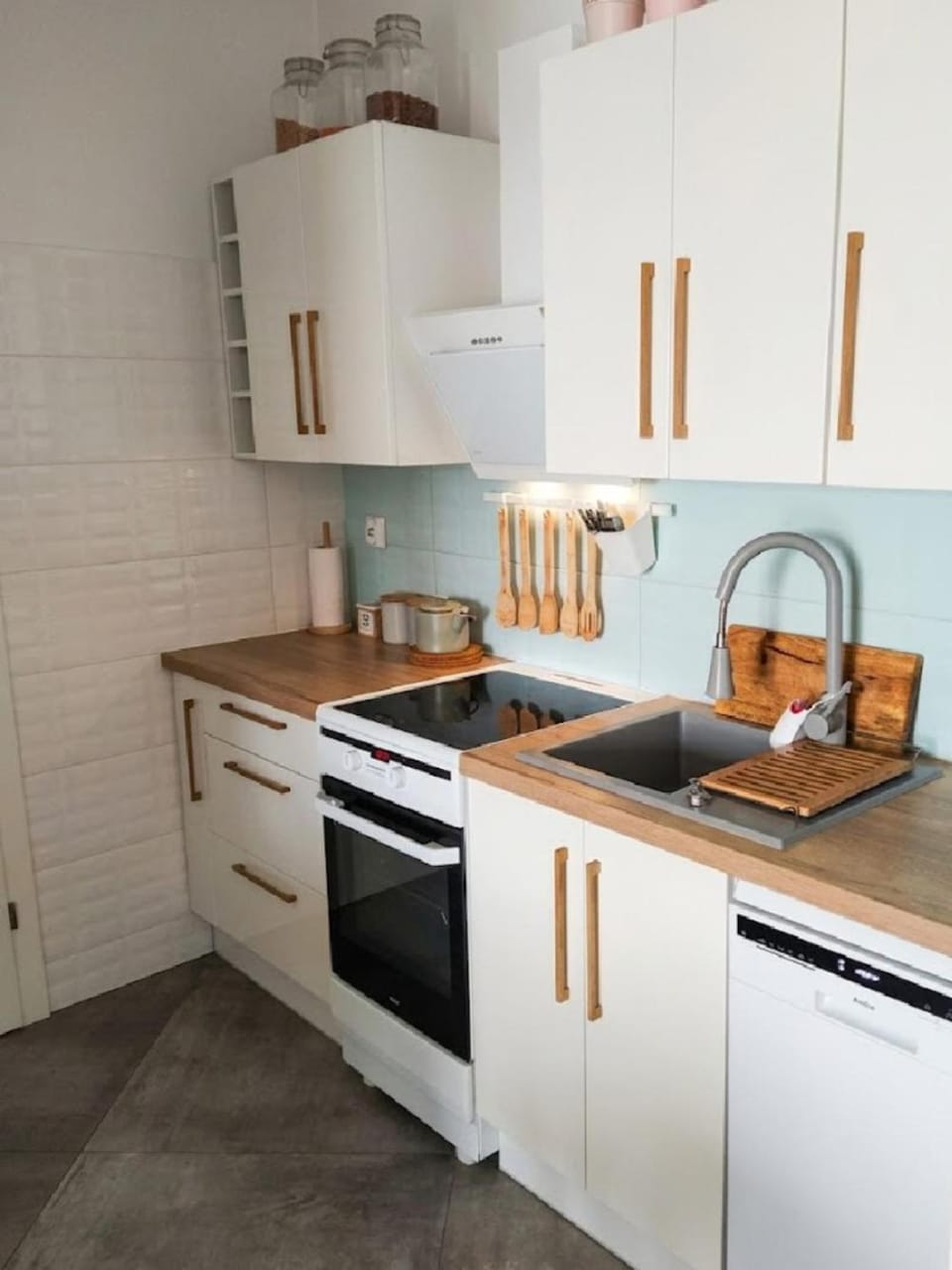 Kitchen or kitchenette, dishwasher, stove, kitchen