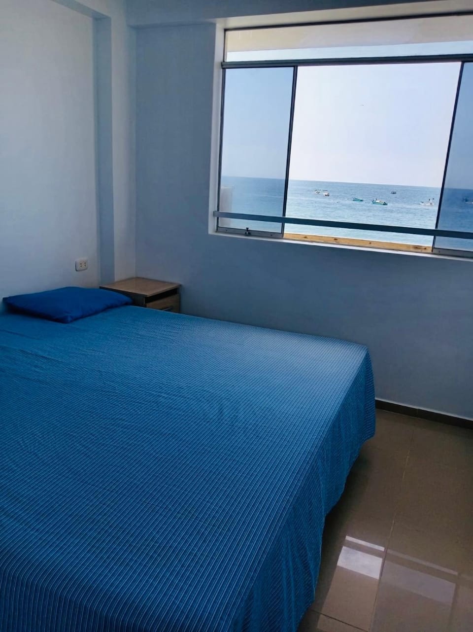 Bed, Photo of the whole room, Bedroom, Sea view