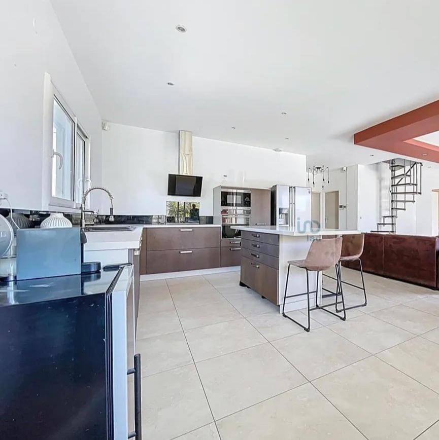 Villa avec piscine et jacuzzi - 12 personnes Villa in Rochefort-du-Gard