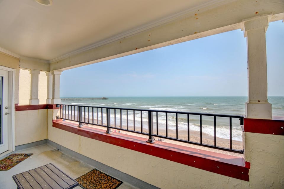 Oceanfront 3BR Villa Capriani 315B in North Topsail Beach, perfect for families! House in North Topsail Beach