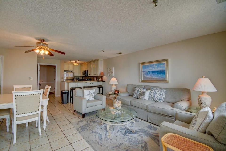 Oceanfront 3BR Villa Capriani 315B in North Topsail Beach, perfect for families! House in North Topsail Beach
