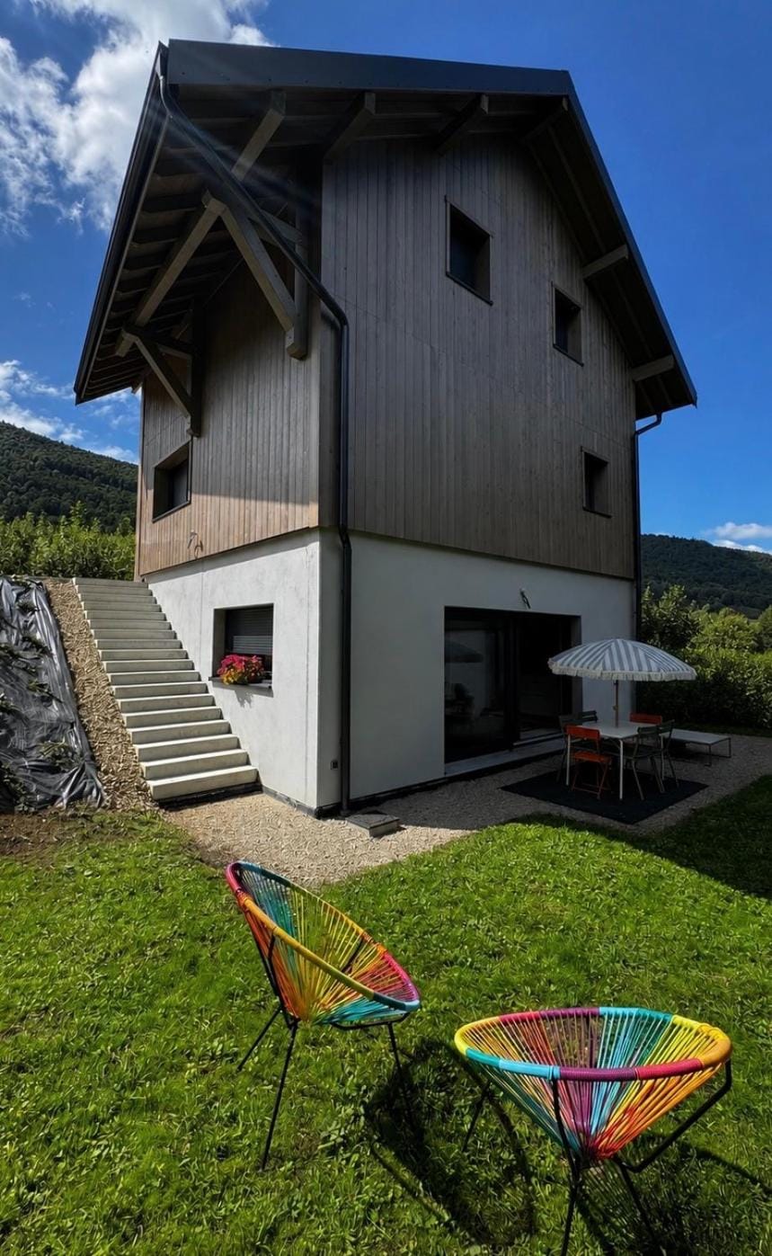 Maison au pied des falaises House in Haute-Savoie