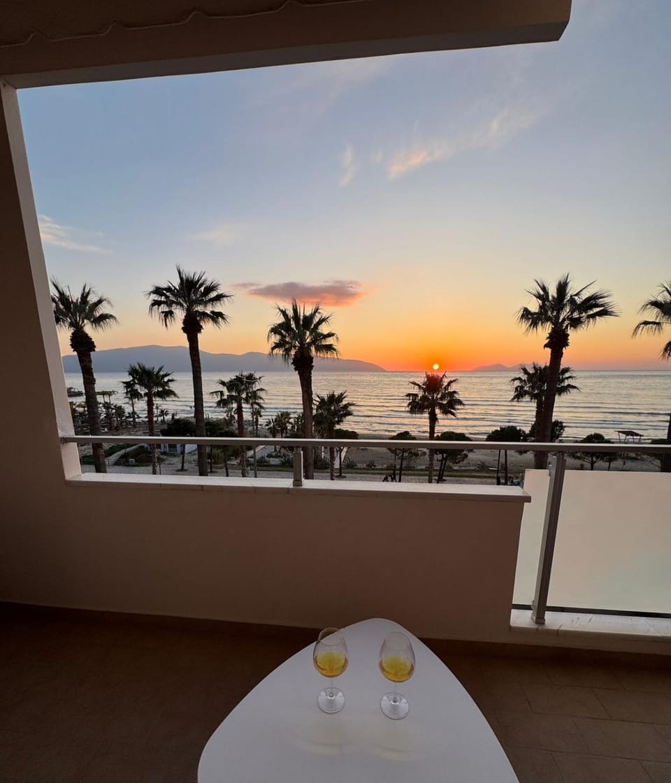 Day, Natural landscape, View (from property/room), Balcony/Terrace, Sea view, Sunrise, Sunset