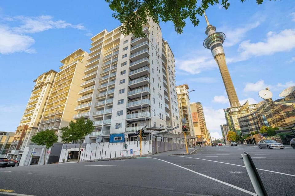 Tasteful Petite Home Short walk to NZICC & SkyTower Apartment in Auckland