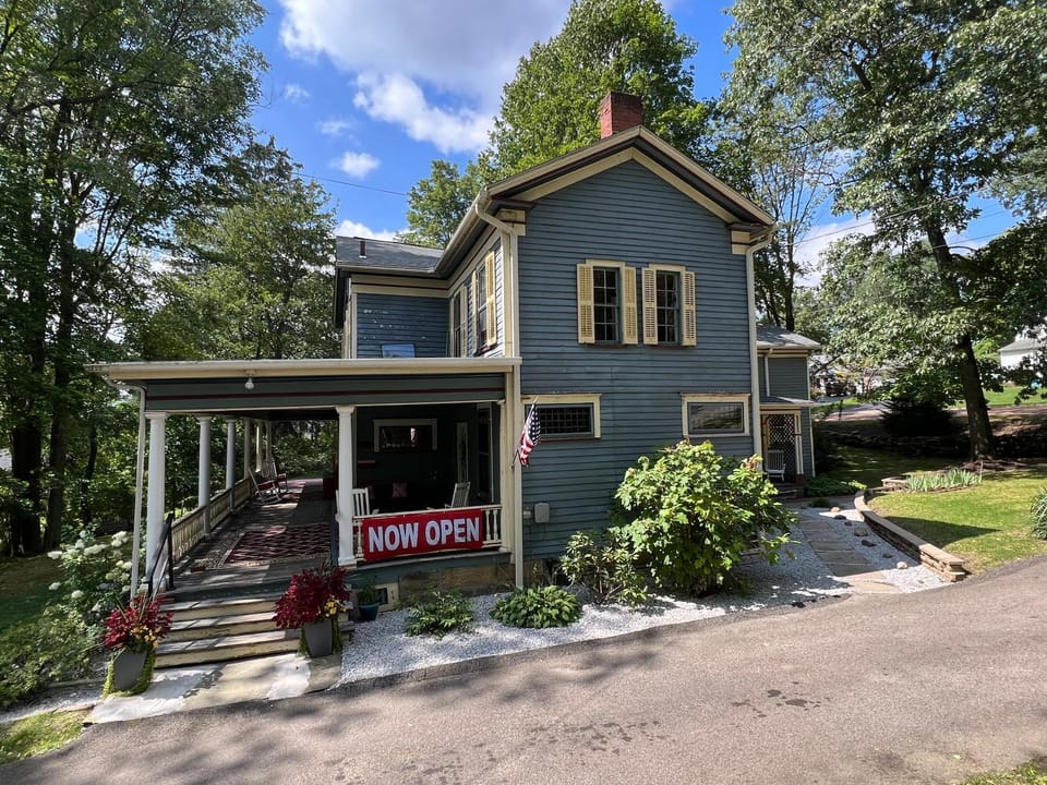 Highland Guesthouse Bed and Breakfast in Lake Erie
