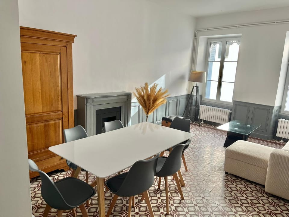 Living room, Dining area