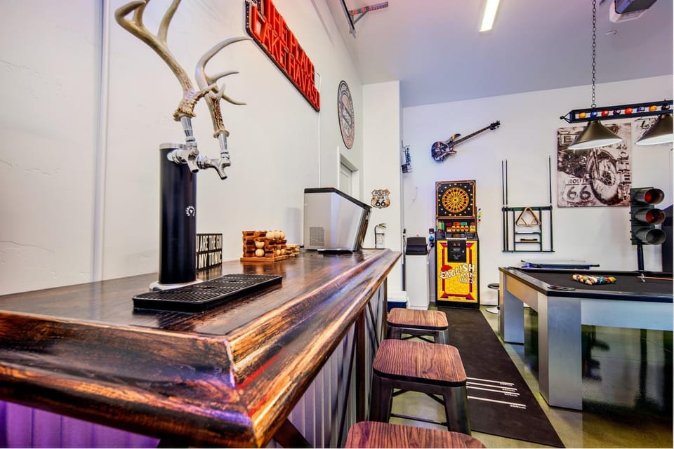 Villa Solara Ultimate Backyard & Gameroom House in Lake Havasu City