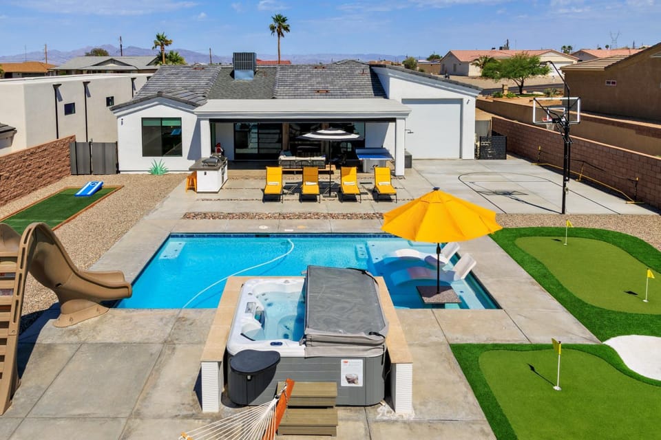 Villa Solara Ultimate Backyard & Gameroom House in Lake Havasu City