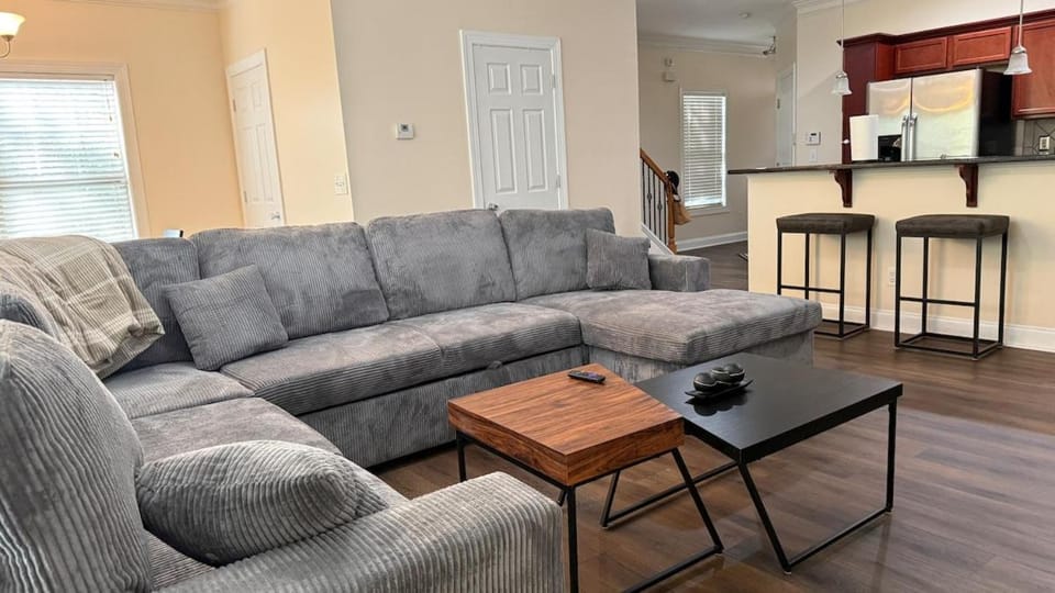 Charming townhouse ideally situated in Grayson Villa in Snellville