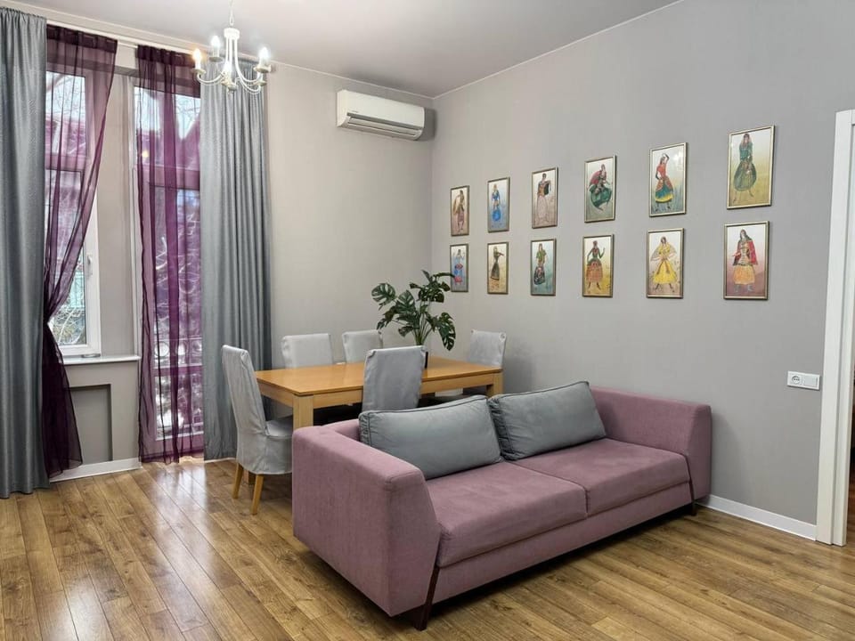 Living room, Seating area, Dining area, air conditioner