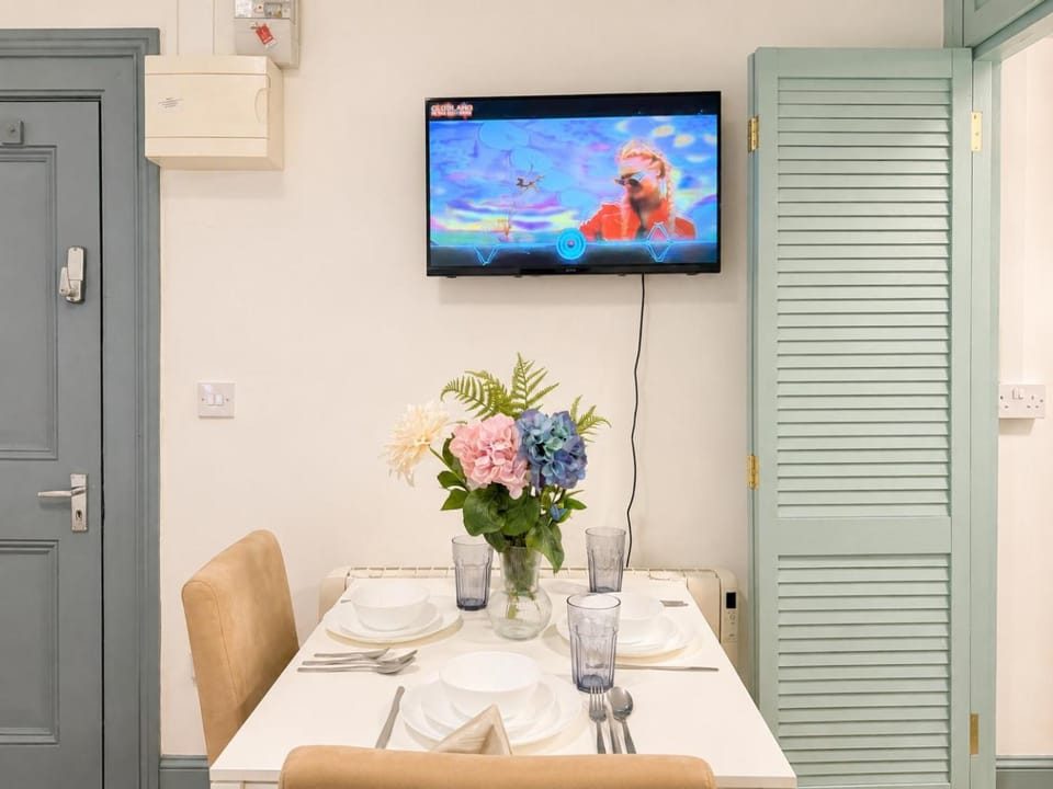 TV and multimedia, Dining area