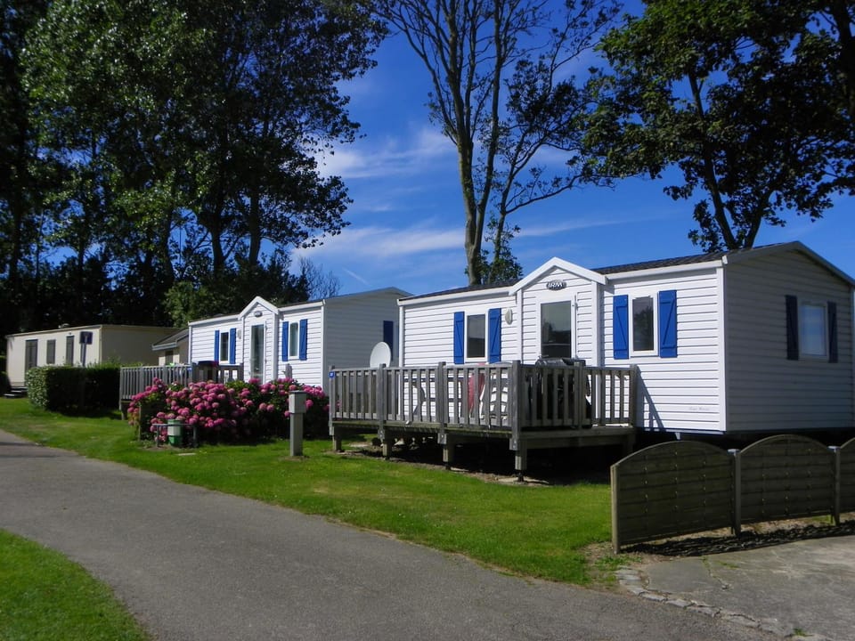 Camping du Mesnil - Gaia Vacances Campground/ 
RV Resort in Normandy