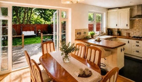Kitchen or kitchenette, Dining area, Garden view