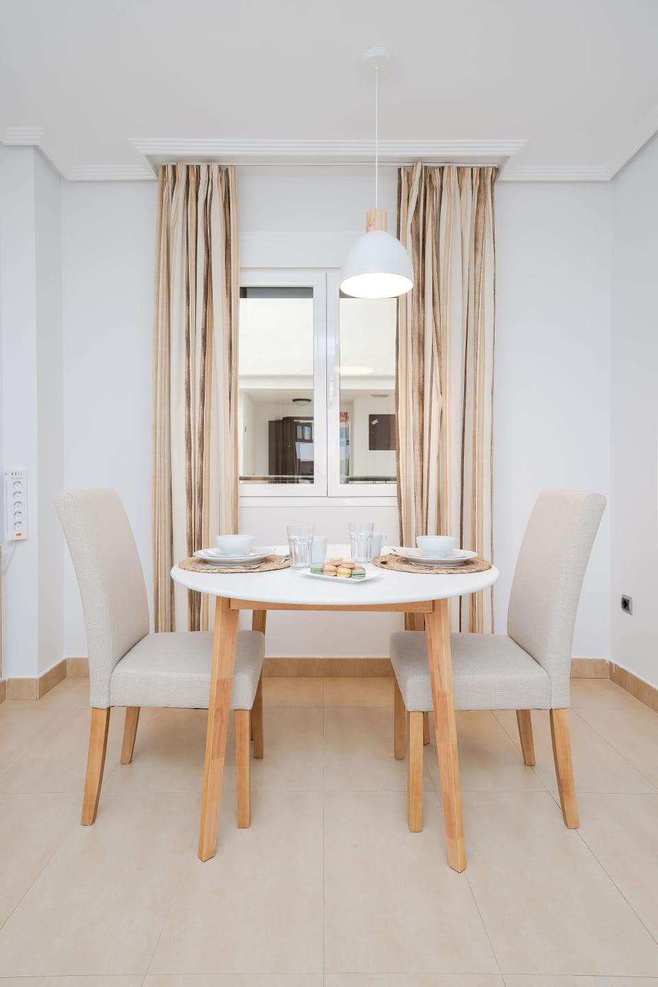 Seating area, Dining area