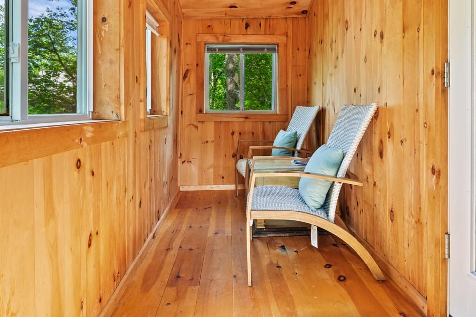 Trailside Cabin with Screened Sunroom, AC & Pets Cabin in Acadia National Park