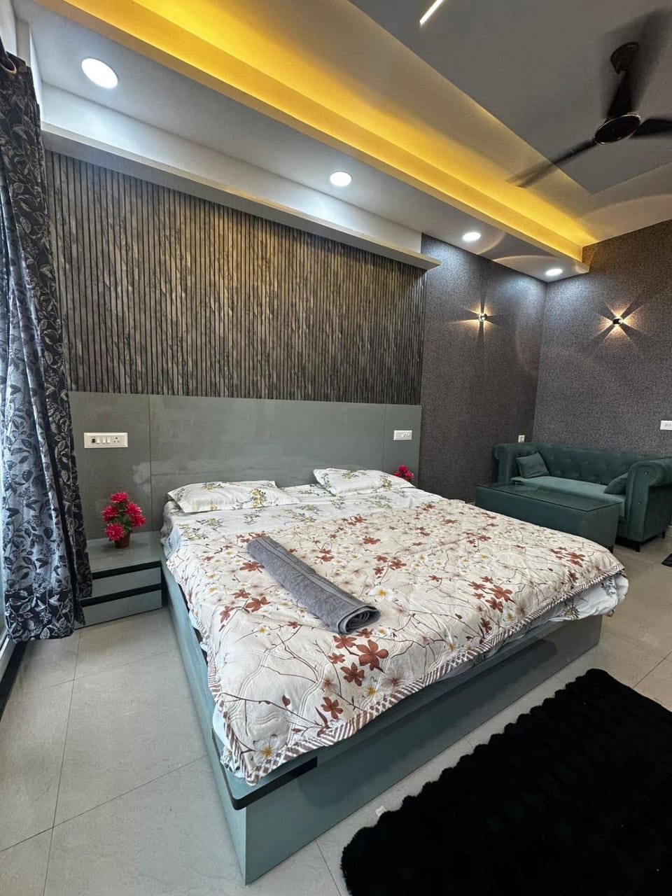 Luxury studios Apartment in Noida