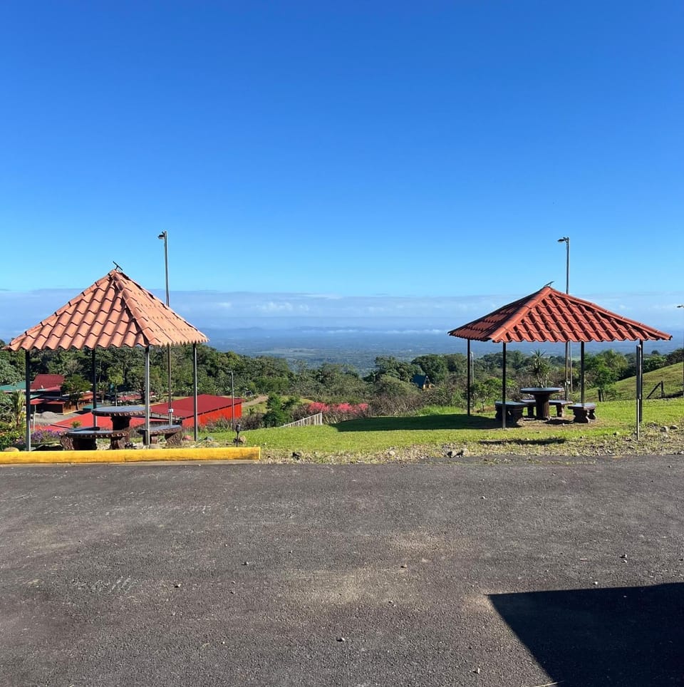 Paulos View Lodge House in Alajuela Province