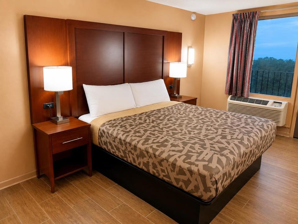 Overlook Mountain Inn Motel in Guntersville Lake
