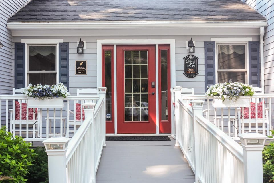 Facade/entrance