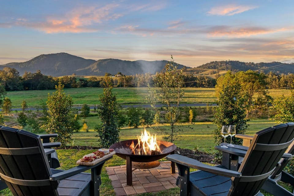 Mountain view, Mountain view, fireplace