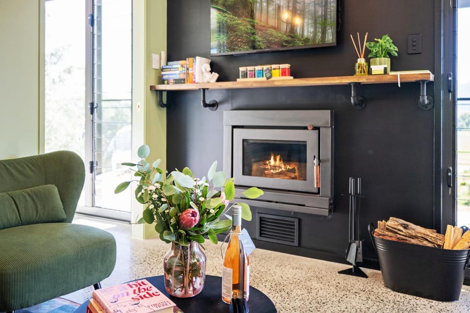 Living room, fireplace, fireplace