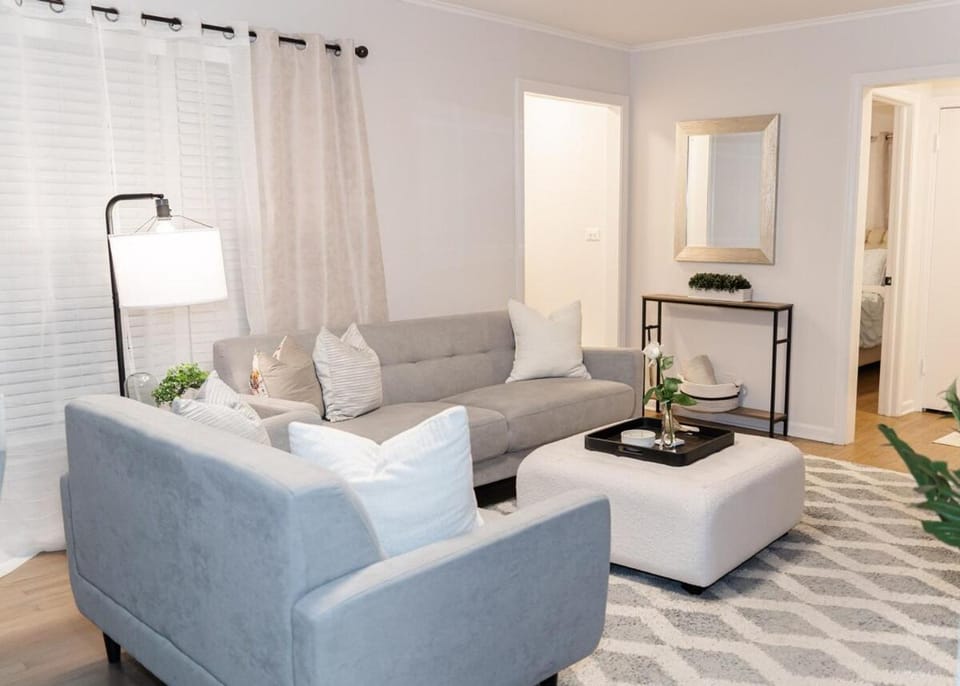 Cozy Home near airport House in Des Plaines