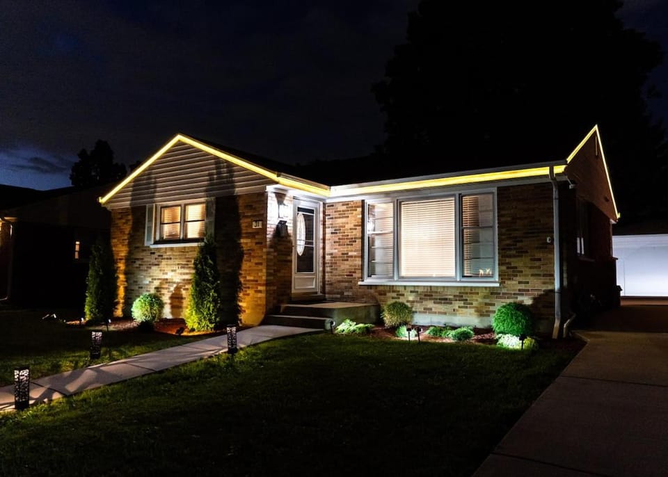 Cozy Home near airport House in Des Plaines