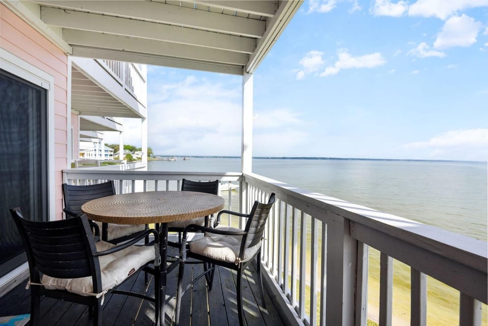 Bayfront Paradise-Steps to Sand Pool Kayaking House in Perdido Key